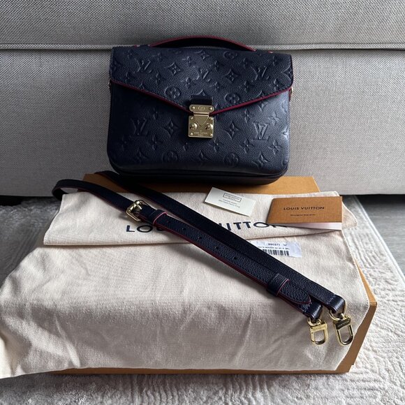 Louis Vuitton Pochette Metis Navy - Picture 2 of 16